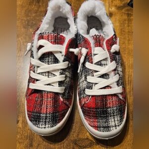 Dunes Sport Womens Reesa-Cozy Red Plaid Sneaker Red Black White Size 7M Faux Fur